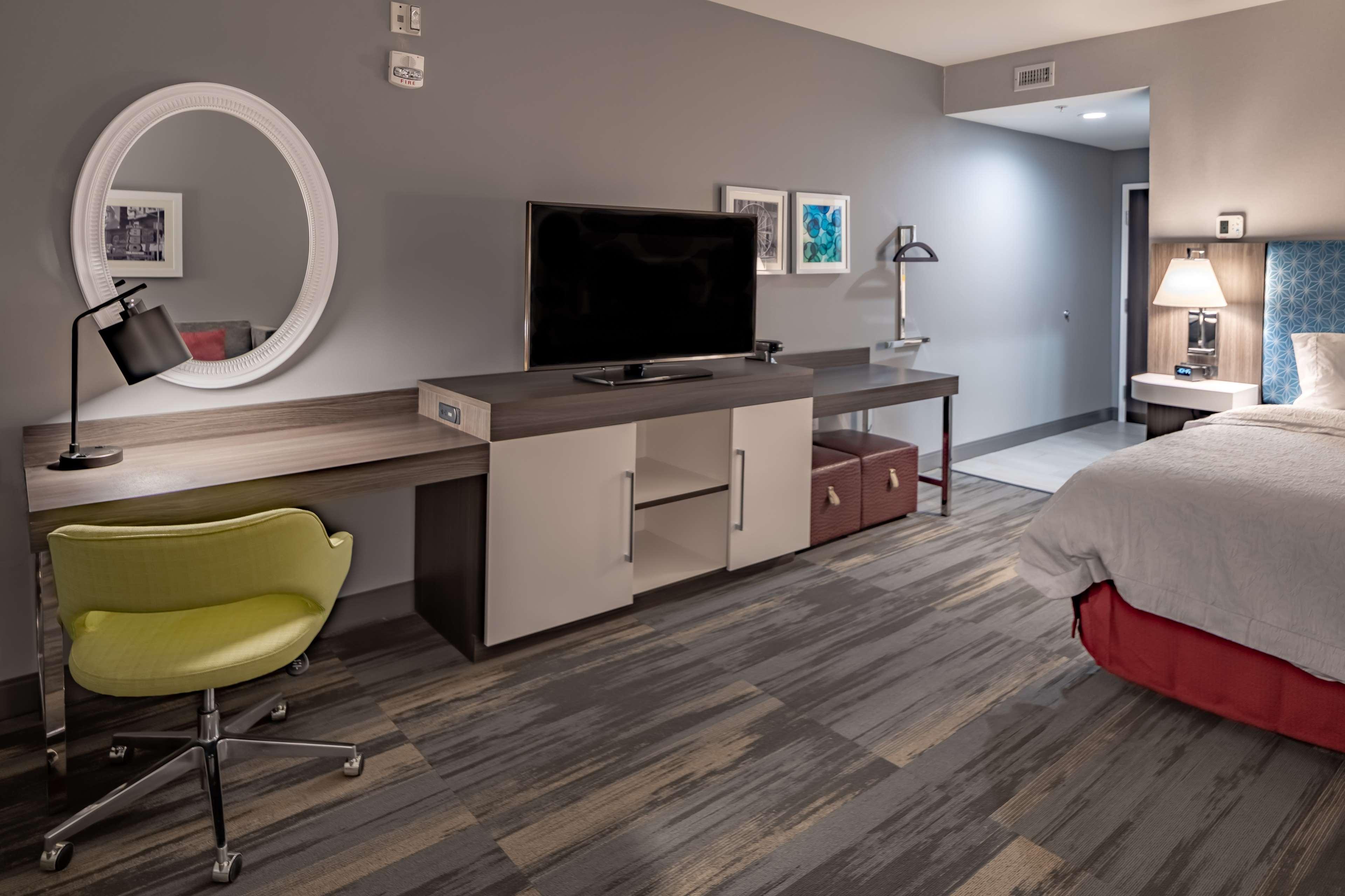 Hampton Inn & Suites Dallas/Plano Central Екстериор снимка