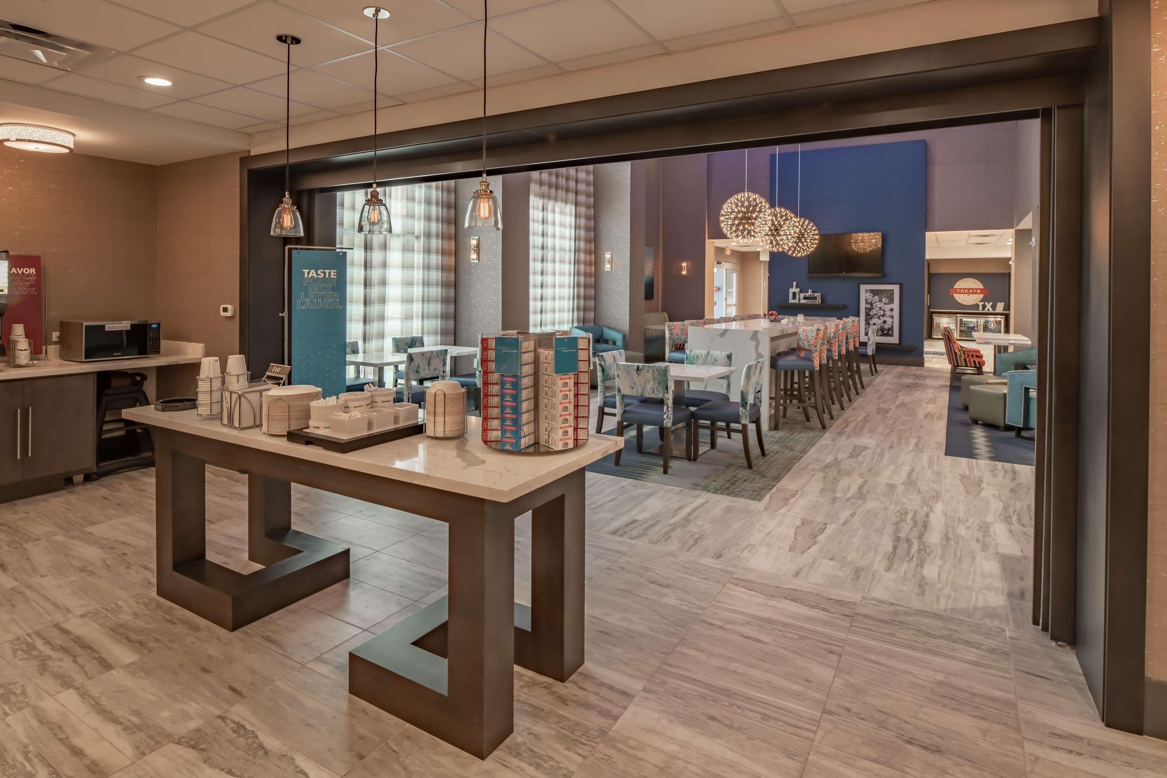 Hampton Inn & Suites Dallas/Plano Central Екстериор снимка