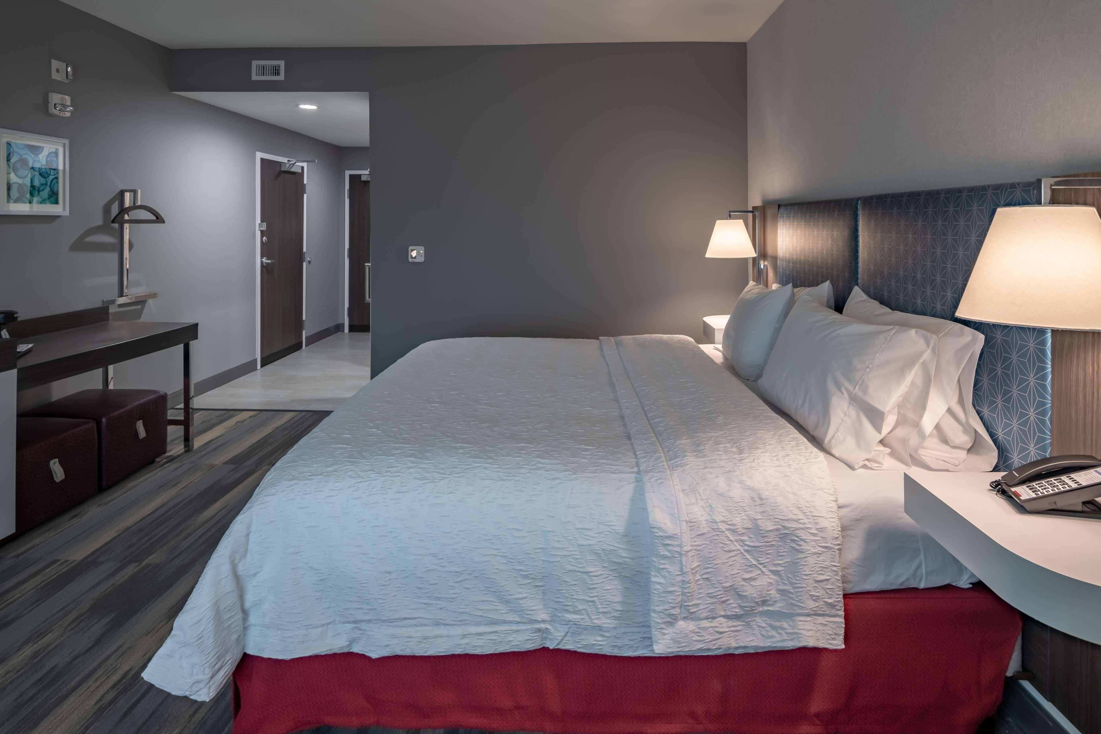Hampton Inn & Suites Dallas/Plano Central Екстериор снимка