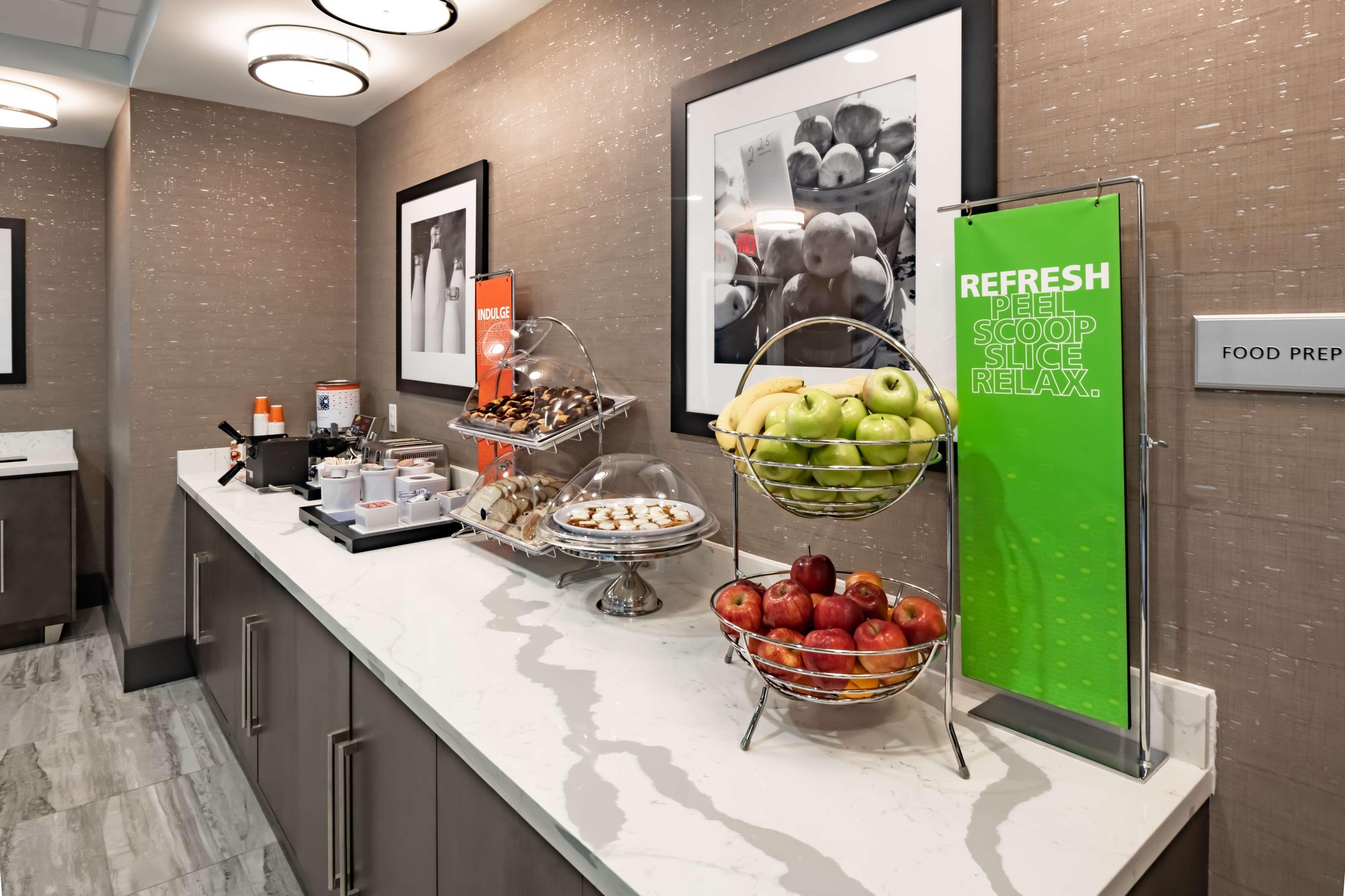 Hampton Inn & Suites Dallas/Plano Central Екстериор снимка