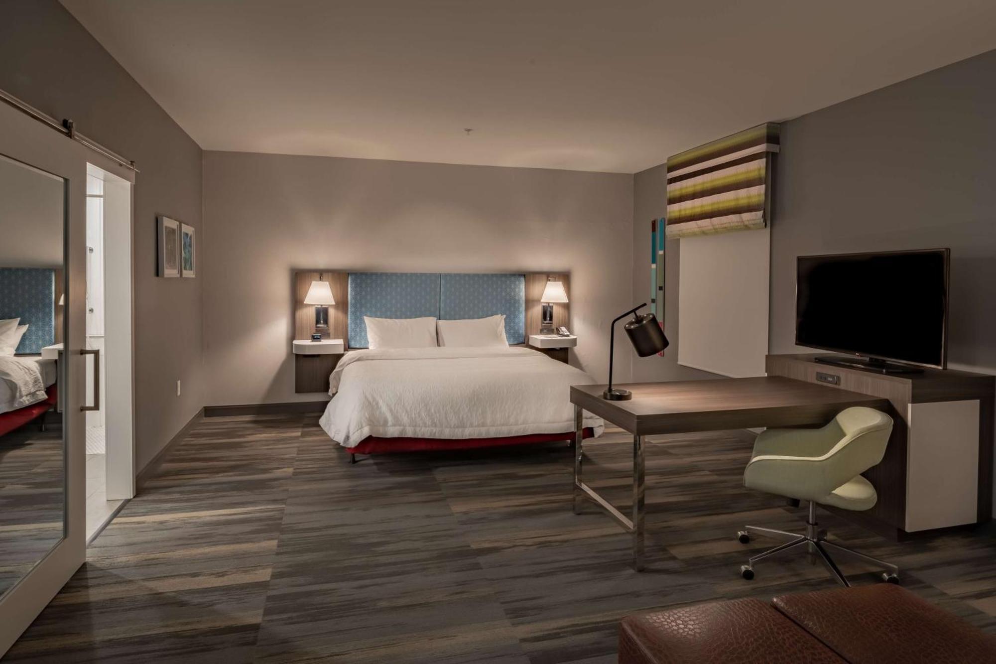Hampton Inn & Suites Dallas/Plano Central Екстериор снимка