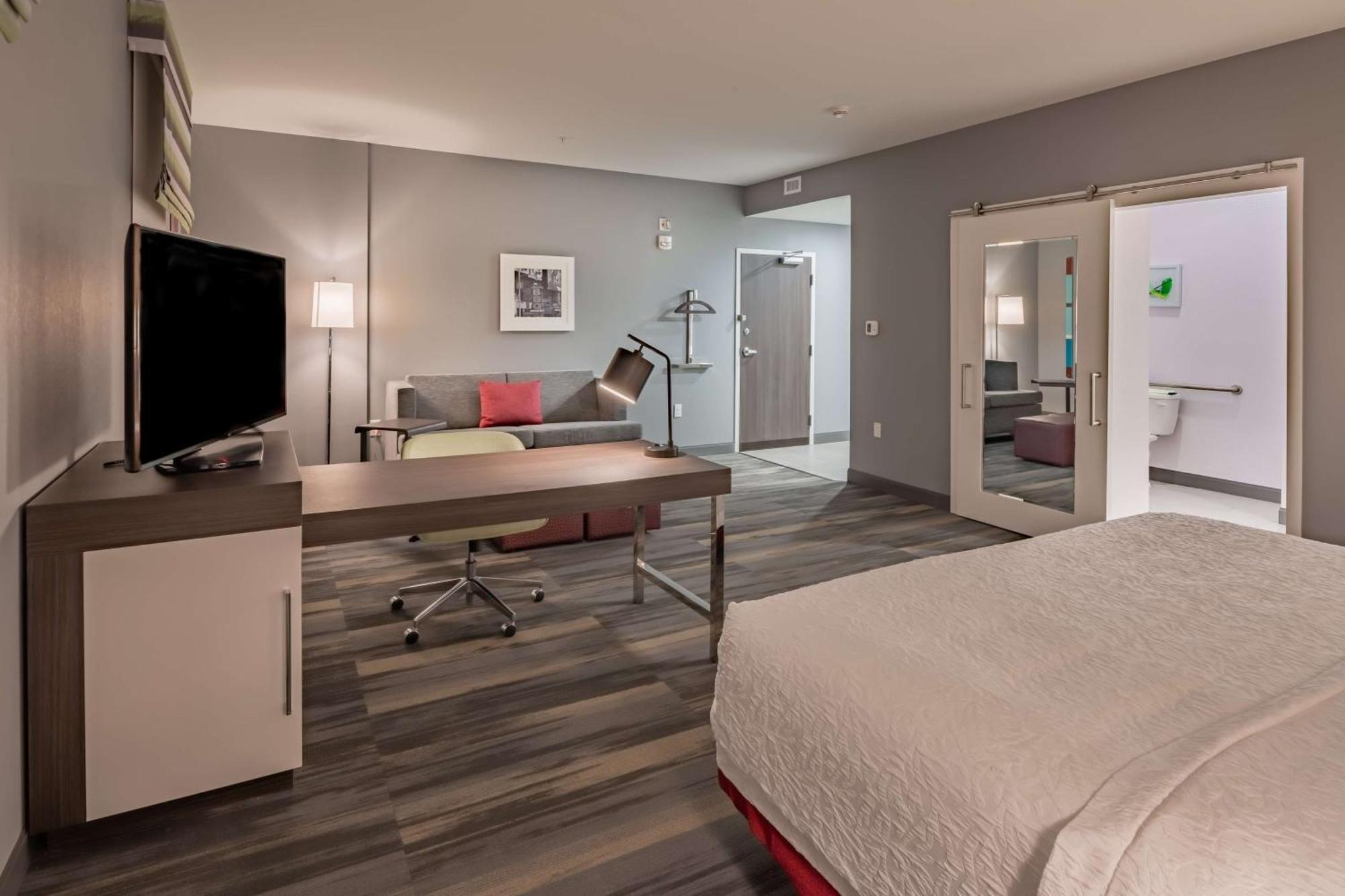 Hampton Inn & Suites Dallas/Plano Central Екстериор снимка