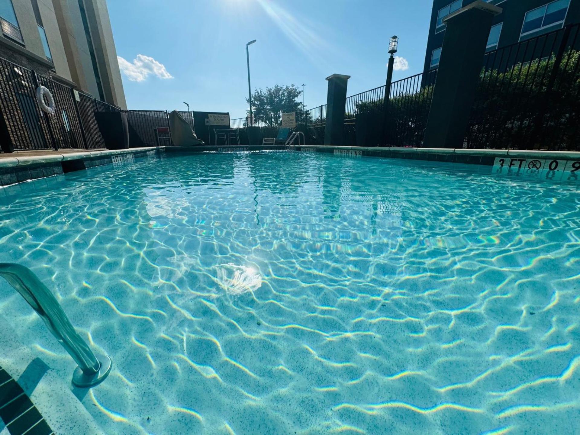Hampton Inn & Suites Dallas/Plano Central Екстериор снимка